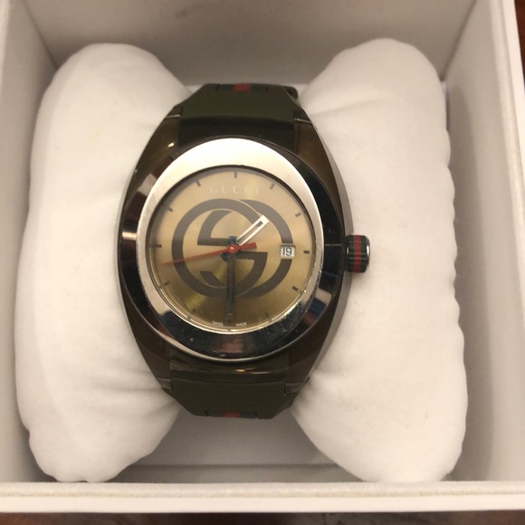 Unisex Green Sport Gucci Watch! - Picture 1 of 5